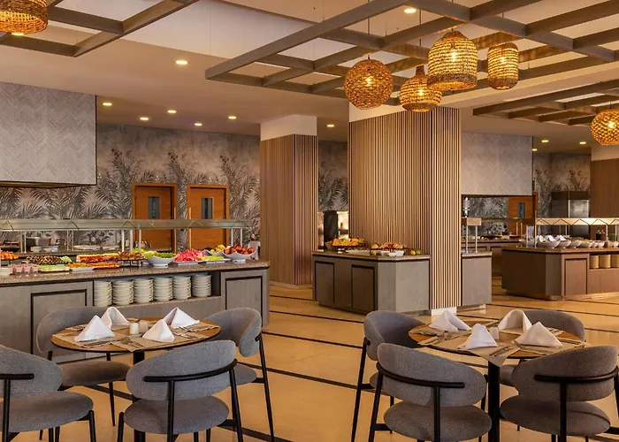 Готель Aluasoul Sunny (adults Only)