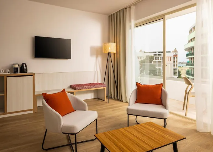 מלון Aluasoul Sunny (adults Only) 4*